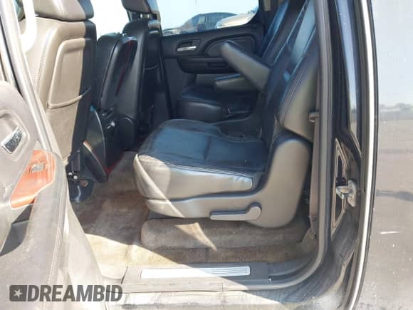 2008 Cadillac Escalade ESV с VIN 1GYFK66808R272425, выставлен на аукционе IAAI как лот 43560253 с пробегом 260 020 миль миль и . История ставок и продаж доступна на DreamBid. Изображение 8.