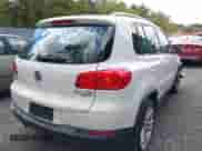 2013 Volkswagen Tiguan S с VIN WVGBV3AX2DW605370, выставлен на аукционе IAAI как лот 43424001 с пробегом 127 928 миль миль и . История ставок и продаж доступна на DreamBid. Изображение 4.