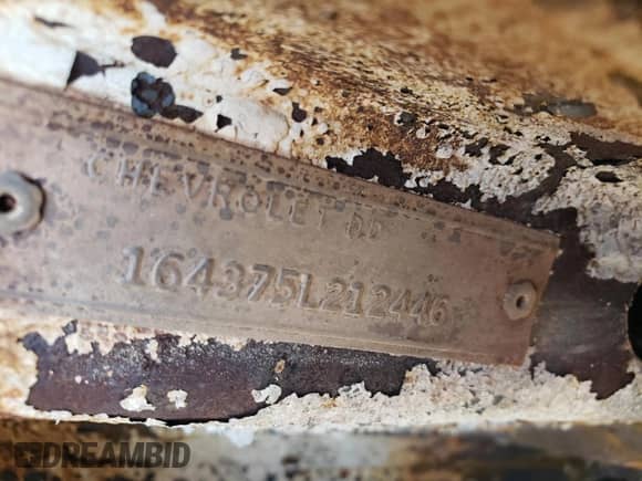 1965 Chevrolet Impala z VIN 164375L212446, wystawiony jako Copart lot #55611653 z przebiegiem Nie podano mil oraz Nie do naprawy • Non repairable. Historia ofert i sprzedaży dostępna na DreamBid. Obrazek 12.