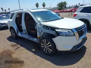 2022 Nissan Pathfinder Platinum с VIN 5N1DR3DH1NC211329, выставлен на аукционе IAAI как лот 42293538 с пробегом 100 902 миль миль и . История ставок и продаж доступна на DreamBid. Изображение 1.