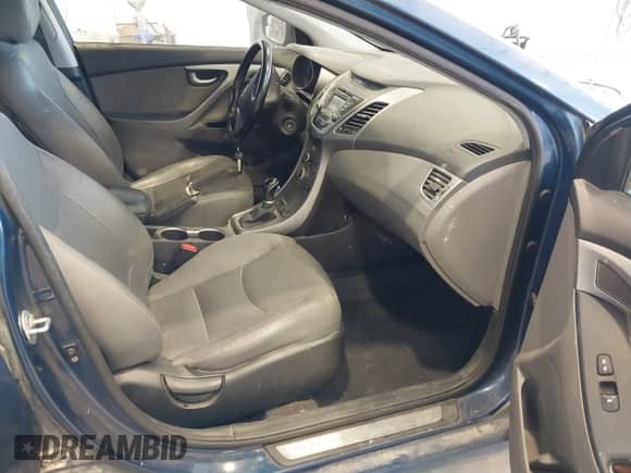 2014 Hyundai Elantra SE z VIN KMHDH4AE0EU065437, wystawiony jako IAAI lot #42703322 z przebiegiem 134 346 mil mil oraz . Historia ofert i sprzedaży dostępna na DreamBid. Obrazek 5.