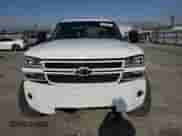 2005 Chevrolet Silverado 2500HD LS with VIN 1GCHC23275F823516, listed as a Copart auction lot 74294894 with 302,292 mi miles and Clean title. Bid and sale history available at DreamBid. Image 5.