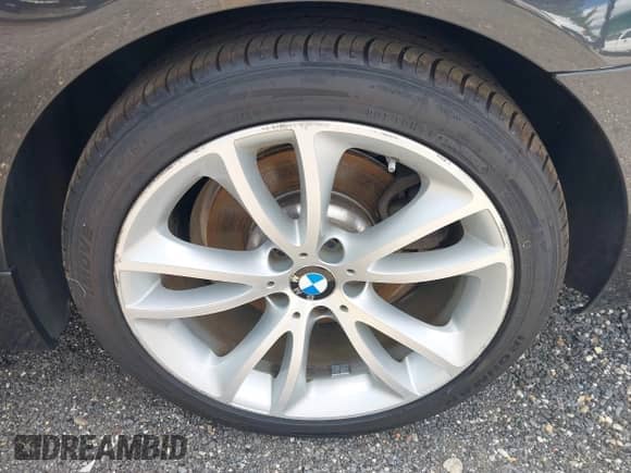 2014 BMW 5 Series 535i xDrive с VIN WBA5B3C59ED536757, выставлен на аукционе IAAI как лот 43097333 с пробегом 92 462 миль миль и . История ставок и продаж доступна на DreamBid. Изображение 20.