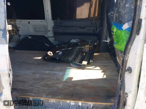 1996 Chevrolet Astro z VIN 1GNDM19W7TB121255, wystawiony jako IAAI lot #41421948 z przebiegiem Nie podano mil oraz . Historia ofert i sprzedaży dostępna na DreamBid. Obrazek 8.