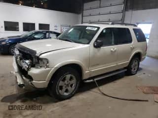 2005 Ford Explorer Limited z VIN 1FMZU75WX5ZA12656, wystawiony jako Copart lot #82709825 z przebiegiem 229 924 mil mil oraz Szkoda całkowita • Salvage title. Historia ofert i sprzedaży dostępna na DreamBid. Obrazek 1.
