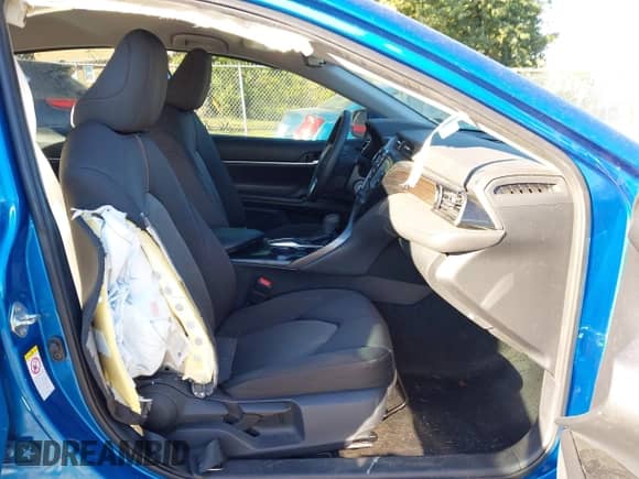 2019 Toyota Camry SE z VIN 4T1B11HK3KU227689, wystawiony jako IAAI lot #43454707 z przebiegiem 48 165 mil mil oraz . Historia ofert i sprzedaży dostępna na DreamBid. Obrazek 5.