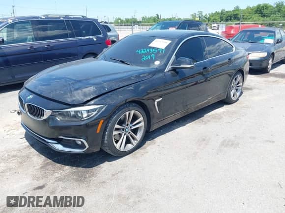 2019 BMW 4 Series 430i z VIN WBA4J1C51KBM13884, wystawiony jako IAAI lot #42243591 z przebiegiem 110 357 mil mil oraz . Historia ofert i sprzedaży dostępna na DreamBid. Obrazek 17.