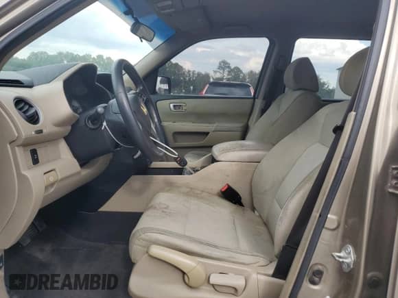 2011 Honda Pilot LX z VIN 5FNYF3H2XBB024268, wystawiony jako Copart lot #81864065 z przebiegiem 243 782 mil mil oraz Czysty tytuł • Clean title. Historia ofert i sprzedaży dostępna na DreamBid. Obrazek 7.