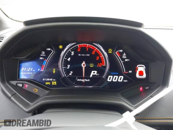 2015 Lamborghini Huracan z VIN ZHWUC1ZFXFLA02670, wystawiony jako IAAI lot #43213337 z przebiegiem 13 840 mil mil oraz . Historia ofert i sprzedaży dostępna na DreamBid. Obrazek 7.