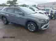 2025 Hyundai Tucson SEL Convenience с VIN 5NMJC3DE6SH502582, выставлен на аукционе IAAI как лот 42272226 с пробегом 4 137 миль миль и . История ставок и продаж доступна на DreamBid. Изображение 1.