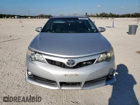 2014 Toyota Camry LE with VIN 4T1BF1FK6EU748818, listed as a Copart auction lot 86466445 with 127,721 mi miles and Salvage title. Bid and sale history available at DreamBid. Image 5.
