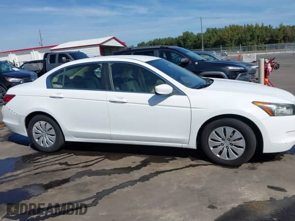 2008 Honda Accord LX с VIN 1HGCP26358A129882, выставлен на аукционе IAAI как лот 43275029 с пробегом 207 696 миль миль и . История ставок и продаж доступна на DreamBid. Изображение 13.