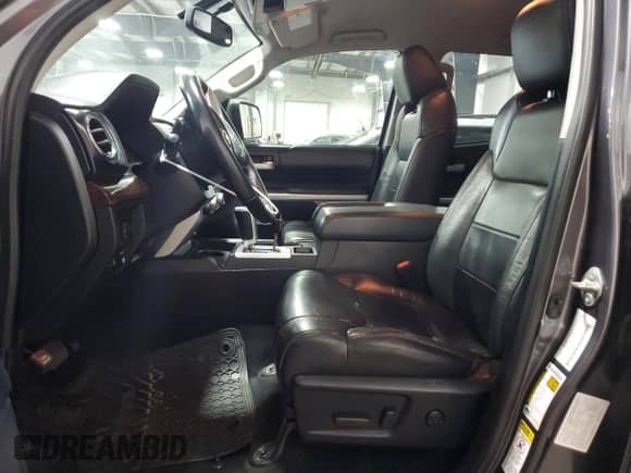 2016 Toyota Tundra Limited z VIN 5TFBY5F17GX492428, wystawiony jako Copart lot #59186385 z przebiegiem 110 604 mil mil oraz Szkoda całkowita • Salvage title. Historia ofert i sprzedaży dostępna na DreamBid. Obrazek 7.