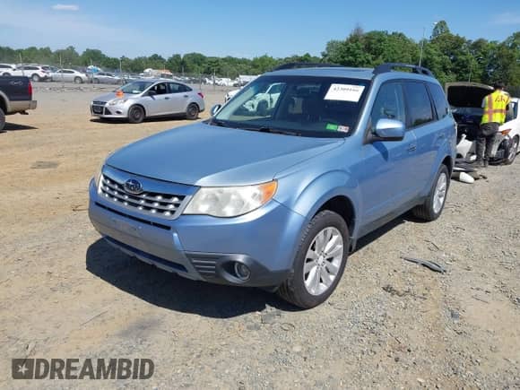 2011 Subaru Forester X Limited z VIN JF2SHAFC5BH769656, wystawiony jako IAAI lot #42309166 z przebiegiem 181 958 mil mil oraz . Historia ofert i sprzedaży dostępna na DreamBid. Obrazek 2.