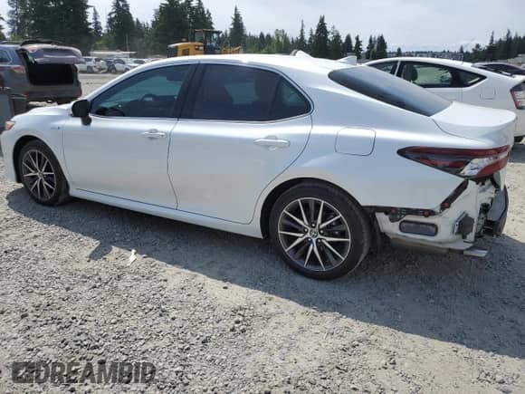 2021 Toyota Camry Hybrid XLE with VIN 4T1F31AK8MU569339, listed as a Copart auction lot 61220835 with 15,553 mi miles and Salvage title. Bid and sale history available at DreamBid. Image 2.