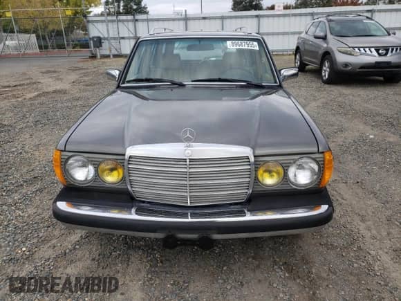 1983 Mercedes-Benz 300 с VIN WDBAB93A9DN015451, выставлен на аукционе Copart как лот 89687955 с пробегом 206 129 миль миль и Чистый • Clean title. История ставок и продаж доступна на DreamBid. Изображение 5.
