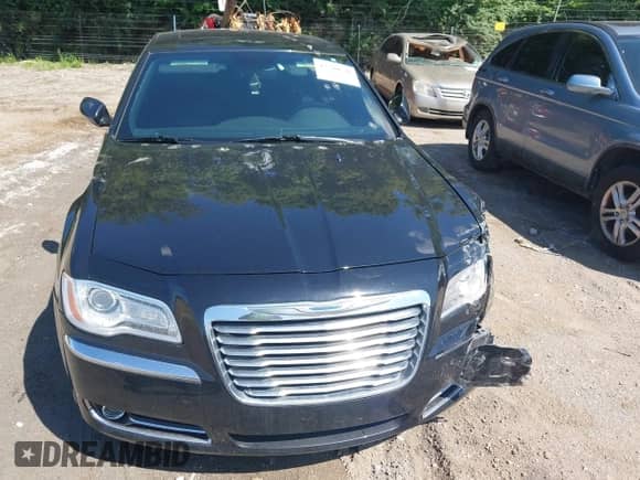 2014 Chrysler 300 с VIN 2C3CCARG4EH103827, выставлен на аукционе IAAI как лот 42700540 с пробегом 97 290 миль миль и . История ставок и продаж доступна на DreamBid. Изображение 12.