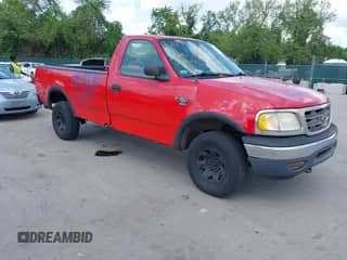 2000 Ford F-150 XL z VIN 1FTPF18LXYNA72484, wystawiony jako IAAI lot #42187405 z przebiegiem 233 334 mil mil oraz . Historia ofert i sprzedaży dostępna na DreamBid. Obrazek 1.