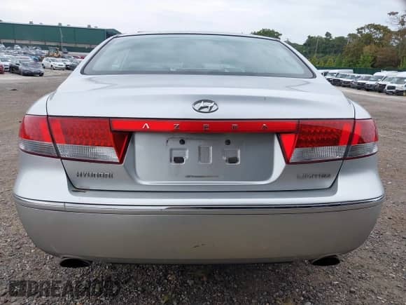 2007 Hyundai Azera SE with VIN KMHFC46F67A164812, listed as a IAAI auction lot 43286570 with 164,641 mi miles and . Bid and sale history available at DreamBid. Image 16.