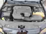 2013 Chrysler 300 S z VIN 2C3CCABG5DH527431, wystawiony jako Copart lot #82353345 z przebiegiem 201 609 mil mil oraz Szkoda całkowita • Salvage title. Historia ofert i sprzedaży dostępna na DreamBid. Obrazek 11.