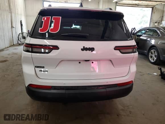 2024 Jeep Grand Cherokee Altitude with VIN 1C4RJKAG7R8623738, listed as a Copart auction lot 68377415 with 15,076 mi miles and Salvage title. Bid and sale history available at DreamBid. Image 6.