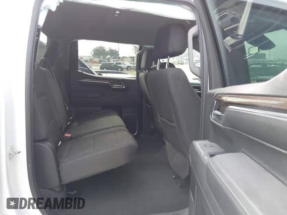 2024 Chevrolet Silverado 1500 RST z VIN 1GCPDEEK0RZ110808, wystawiony jako IAAI lot #42485588 z przebiegiem 34 652 mil mil oraz . Historia ofert i sprzedaży dostępna na DreamBid. Obrazek 8.