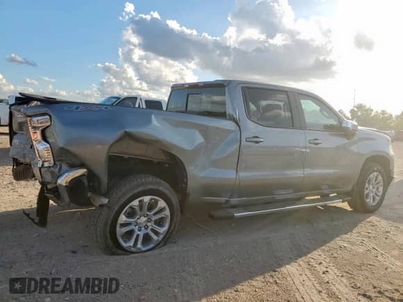 2025 Chevrolet Silverado 1500 with VIN 3GCPKDEK7SG259805, listed as a Copart auction lot 82132495 with 3,187 mi miles and Clean title. Bid and sale history available at DreamBid. Image 3.