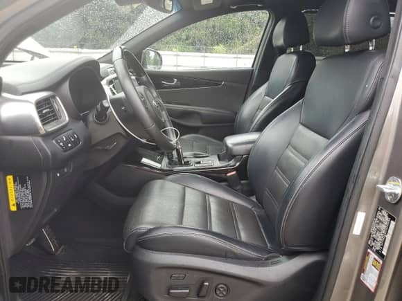 2018 Kia Sorento SX z VIN 5XYPKDA53JG390694, wystawiony jako Copart lot #67813315 z przebiegiem 96 874 mil mil oraz Czysty tytuł • Clean title. Historia ofert i sprzedaży dostępna na DreamBid. Obrazek 7.