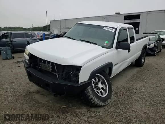 2006 Chevrolet Silverado 3500 с VIN 1GCHK39U36E129513, выставлен на аукционе Copart как лот 81939415 с пробегом 380 415 миль миль и Списание • Salvage title. История ставок и продаж доступна на DreamBid. Изображение 13.