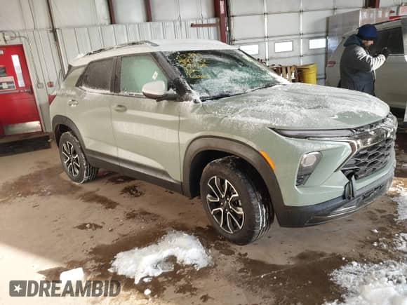 2025 Chevrolet TrailBlazer ACTIV с VIN KL79MSSL2SB079044, выставлен на аукционе IAAI как лот 41295650 с пробегом 1 570 миль миль и . История ставок и продаж доступна на DreamBid. Изображение 1.