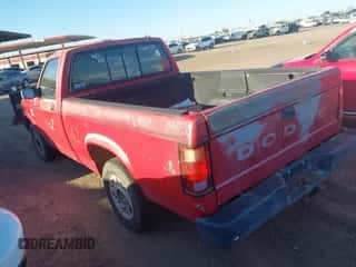 1993 Dodge Dakota S z VIN 1B7FL26X0PS210033, wystawiony jako IAAI lot #43560677 z przebiegiem 248 290 mil mil oraz . Historia ofert i sprzedaży dostępna na DreamBid. Obrazek 3.