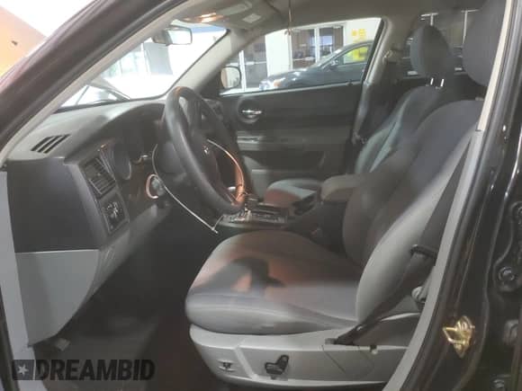 2005 Dodge Magnum SE with VIN 2D4FV48T25H161344, listed as a Copart auction lot 68303715 with 95,064 mi miles and Salvage title. Bid and sale history available at DreamBid. Image 7.