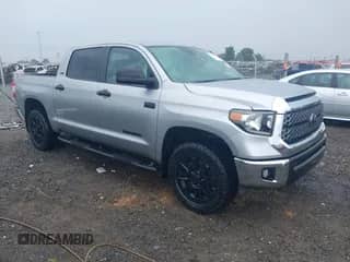 2020 Toyota Tundra SR5 с VIN 5TFDY5F1XLX954452, выставлен на аукционе IAAI как лот 42357647 с пробегом 73 685 миль миль и . История ставок и продаж доступна на DreamBid. Изображение 1.