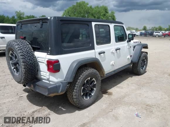 2025 Jeep Wrangler Rubicon with VIN 1C4PJXFNXSW526479, listed as a IAAI auction lot 42326464 with 8,901 mi miles and . Bid and sale history available at DreamBid. Image 4.