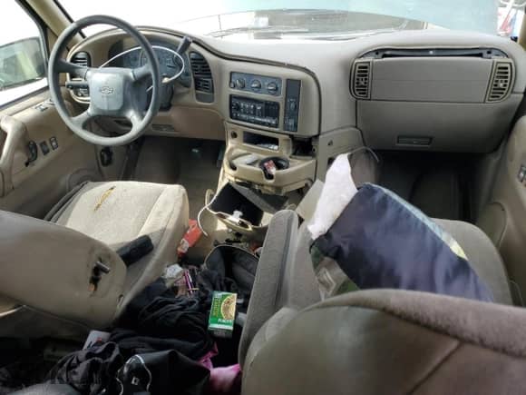 2002 Chevrolet Astro с VIN 1GNDM19X22B136303, выставлен на аукционе Copart как лот 51612655 с пробегом 29 008 миль миль и Списание • Salvage title. История ставок и продаж доступна на DreamBid. Изображение 8.
