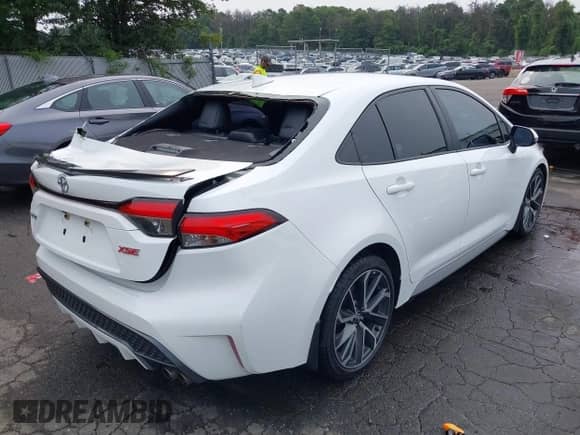 2021 Toyota Corolla XSE z VIN 5YFT4MCE0MP080654, wystawiony jako IAAI lot #42855884 z przebiegiem 48 840 mil mil oraz . Historia ofert i sprzedaży dostępna na DreamBid. Obrazek 4.