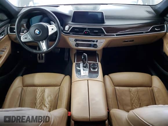 2020 BMW 7 Series 750i xDrive с VIN WBA7U2C03LGM26784, выставлен на аукционе Copart как лот 67016145 с пробегом 91 356 миль миль и Чистый • Clean title. История ставок и продаж доступна на DreamBid. Изображение 8.