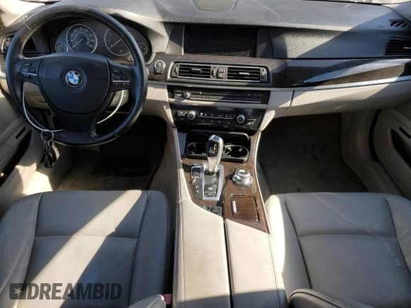 2012 BMW 5 Series 528i xDrive с VIN WBAXH5C57CDW03503, выставлен на аукционе Copart как лот 90255465 с пробегом 87 229 миль миль и Списание • Salvage title. История ставок и продаж доступна на DreamBid. Изображение 8.