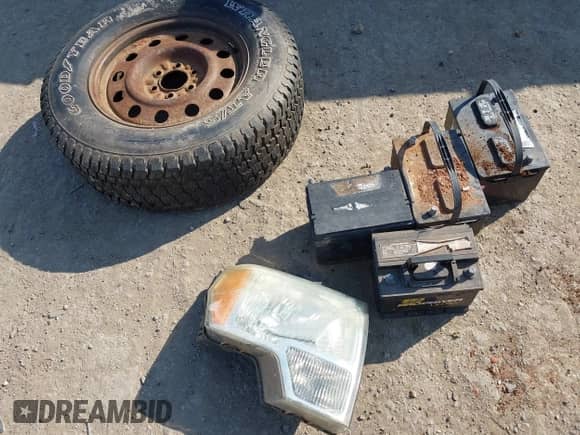 2010 Ford F-150 XL with VIN 1FTFX1EV9AFA03106, listed as a IAAI auction lot 43164726 with 325,022 mi miles and . Bid and sale history available at DreamBid. Image 12.