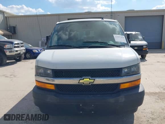 2019 Chevrolet Express Cargo с VIN 1GCWGAFG3K1217006, выставлен на аукционе IAAI как лот 43097418 с пробегом 146 523 миль миль и . История ставок и продаж доступна на DreamBid. Изображение 12.