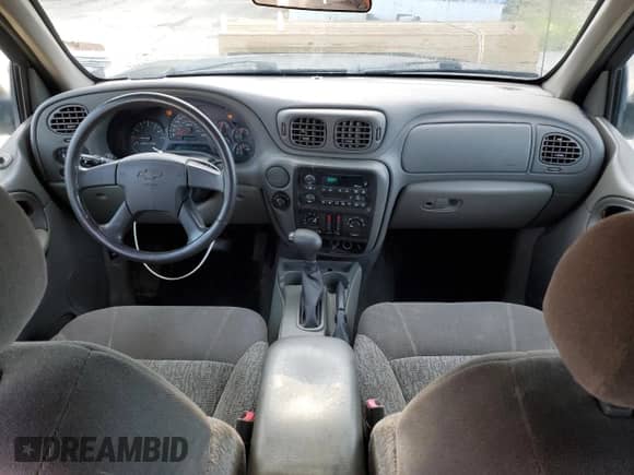 2003 Chevrolet TrailBlazer LS with VIN 1GNDS13S932309593, listed as a Copart auction lot 68260995 with 238,665 mi miles and Salvage title. Bid and sale history available at DreamBid. Image 8.