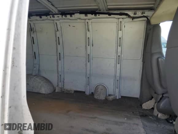 2008 Chevrolet Express Cargo with VIN 1GCFG15X981120516, listed as a Copart auction lot 81844685 with 178,329 mi miles and Clean title. Bid and sale history available at DreamBid. Image 11.