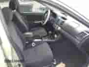 2005 Toyota Camry XLE z VIN 4T1BE32K35U547124, wystawiony jako IAAI lot #43356167 z przebiegiem 235 904 mil mil oraz . Historia ofert i sprzedaży dostępna na DreamBid. Obrazek 5.