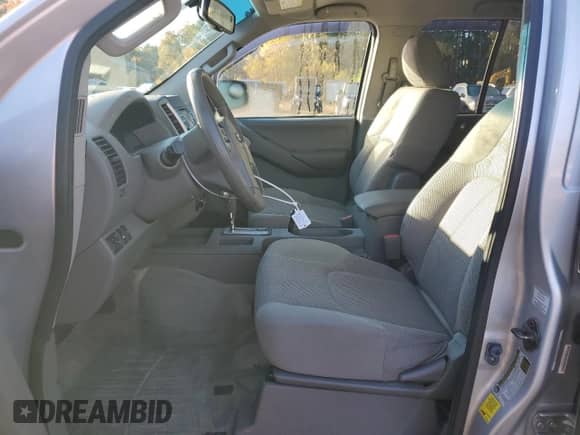 2013 Nissan Frontier SV z VIN 1N6AD0FV0DN742190, wystawiony jako Copart lot #89840355 z przebiegiem 115 299 mil mil oraz Czysty tytuł • Clean title. Historia ofert i sprzedaży dostępna na DreamBid. Obrazek 7.