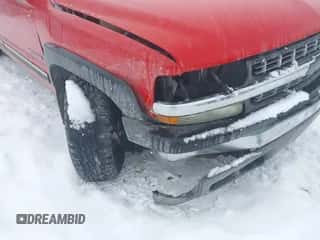 2001 Chevrolet Silverado 1500HD LS z VIN 1GCGK13U51F163481, wystawiony jako IAAI lot #41341247 z przebiegiem 237 660 mil mil oraz . Historia ofert i sprzedaży dostępna na DreamBid. Obrazek 6.