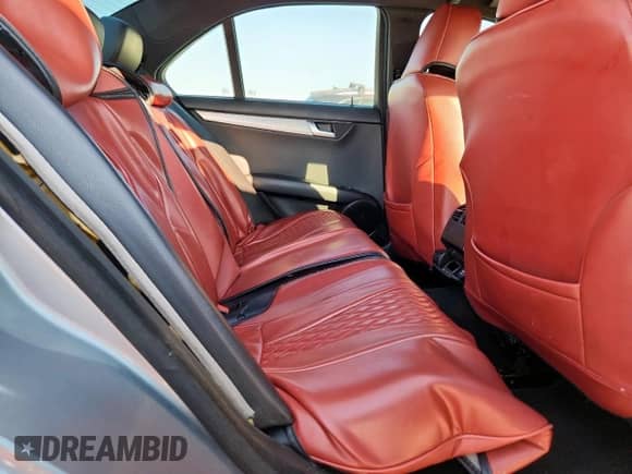 2012 Mercedes-Benz C 250 Sport z VIN WDDGF4HB8CA645381, wystawiony jako Copart lot #82493295 z przebiegiem 218 052 mil mil oraz Czysty tytuł • Clean title. Historia ofert i sprzedaży dostępna na DreamBid. Obrazek 10.