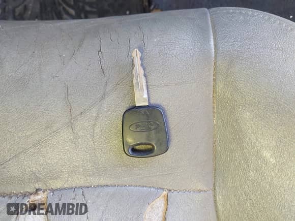 2003 Ford F-150 XLT z VIN 1FTRW08L43KC60950, wystawiony jako IAAI lot #43387761 z przebiegiem Nie podano mil oraz . Historia ofert i sprzedaży dostępna na DreamBid. Obrazek 11.