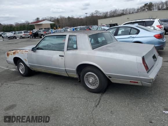 1986 Chevrolet Monte Carlo Sport SS z VIN 1G1GZ37H0GR172416, wystawiony jako Copart lot #52832965 z przebiegiem 53 644 mil mil oraz Czysty tytuł • Clean title. Historia ofert i sprzedaży dostępna na DreamBid. Obrazek 2.