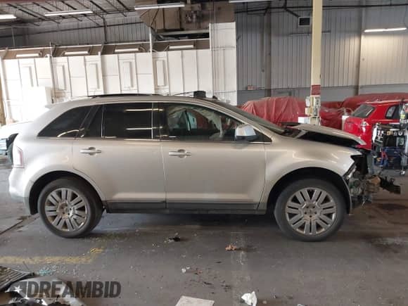 2010 Ford Edge Limited с VIN 2FMDK4KC0ABB20631, выставлен на аукционе IAAI как лот 43139519 с пробегом 245 090 миль миль и . История ставок и продаж доступна на DreamBid. Изображение 14.