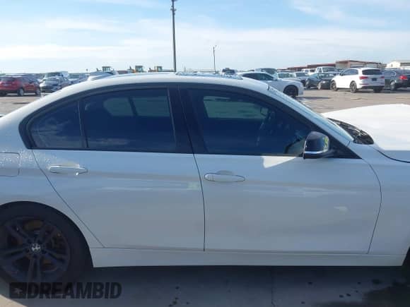 2013 BMW 3 Series 335i z VIN WBA3A9G52DNP36184, wystawiony jako IAAI lot #42330629 z przebiegiem 120 377 mil mil oraz . Historia ofert i sprzedaży dostępna na DreamBid. Obrazek 13.